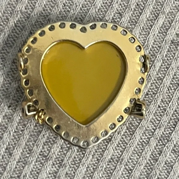 Vintage Betsey Johnson gold tone leopard heart shaped pendant/charm - Picture 6 of 6